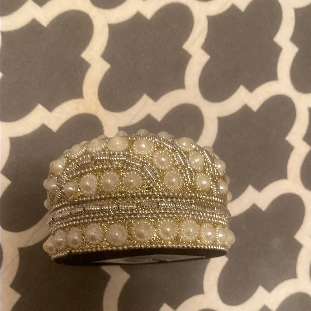 Elegant Pearl and silver jewelry box - Picture 4 of 5